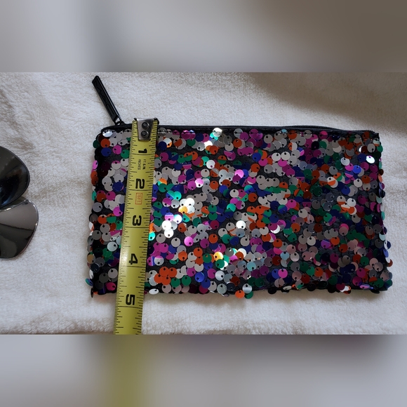 NEW MAC Cosmetics Shiny Pretty Things Sequin Makeup Bag Pouch Clutch Travel - Picture 7 of 12